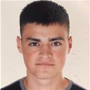 Profesor titulado con experiencia dando clases a alumnos de primaria.